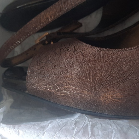 ANNE KLIEN heals - Picture 4 of 8